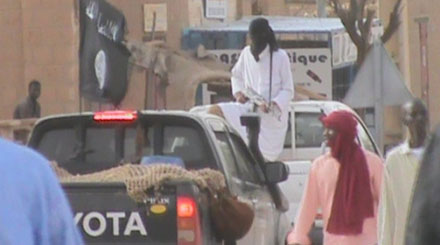 LE DESERT DE TOUS LES DANGERS : DES FRANÇAIS DANS LE PIEGE DU SAHEL